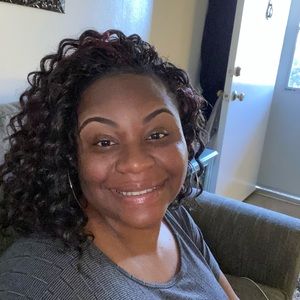 Meet your Posher, Yolanda